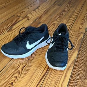 Nike black sneakers